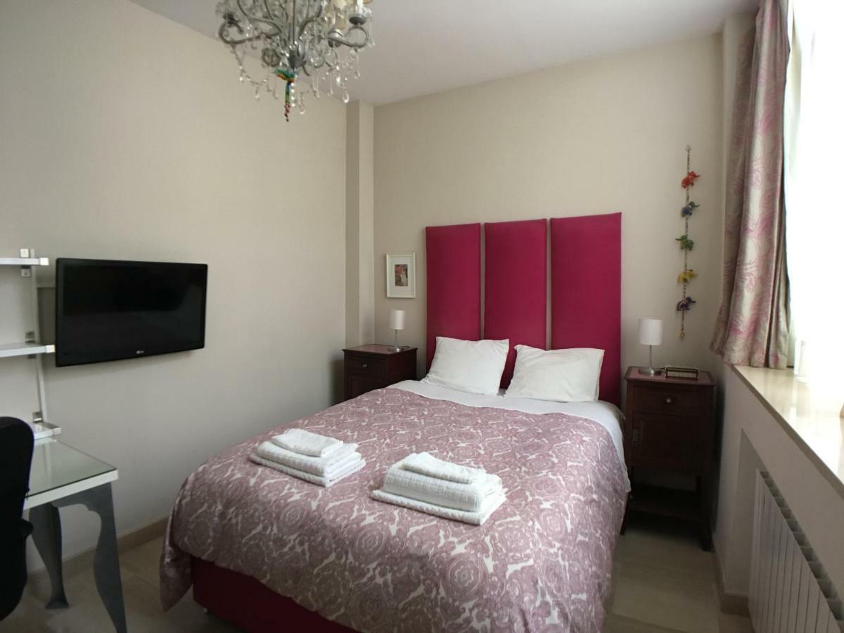 Europa 12 Guest house *